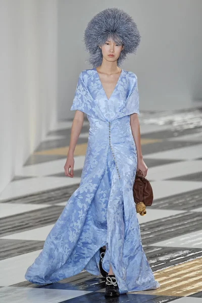Look 19